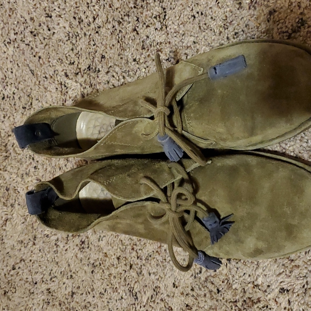 Adorable loafer minimalist style hush puppies green suede
